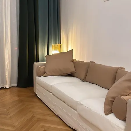 Brand New City Center -115Sq *